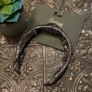 🌹Berry • (NWT) From Nordstrom’s Pretty Silver Metallic Headband